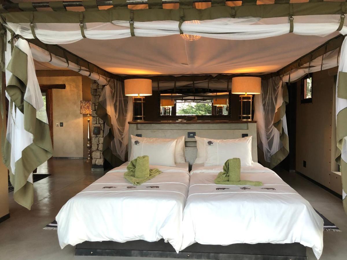Etosha Oberland Lodge Okaukuejo Exterior photo